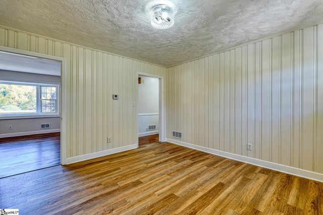 132 Walden Circle, Spartanburg, SC 29301