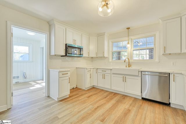 132 Walden Circle, Spartanburg, SC 29301