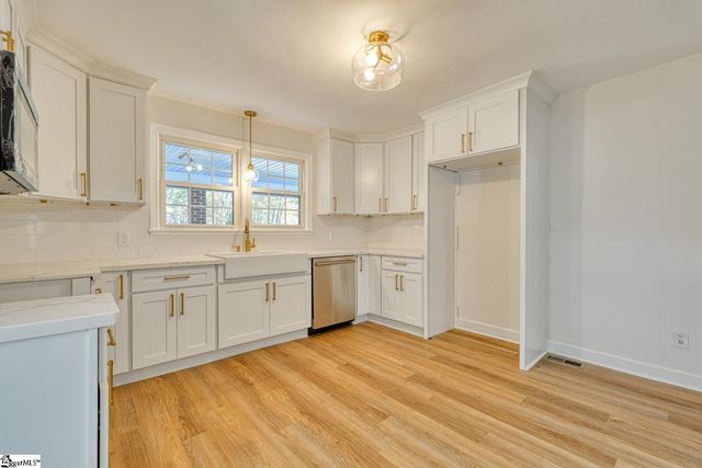 132 Walden Circle, Spartanburg, SC 29301