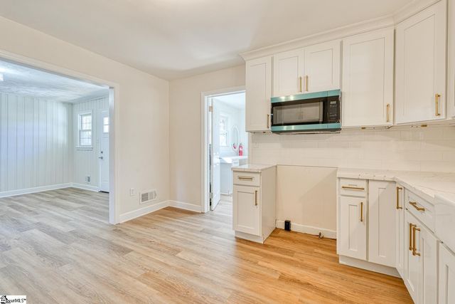 132 Walden Circle, Spartanburg, SC 29301