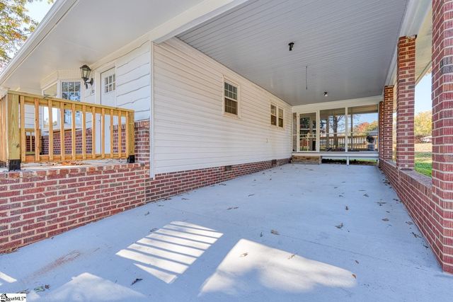 132 Walden Circle, Spartanburg, SC 29301