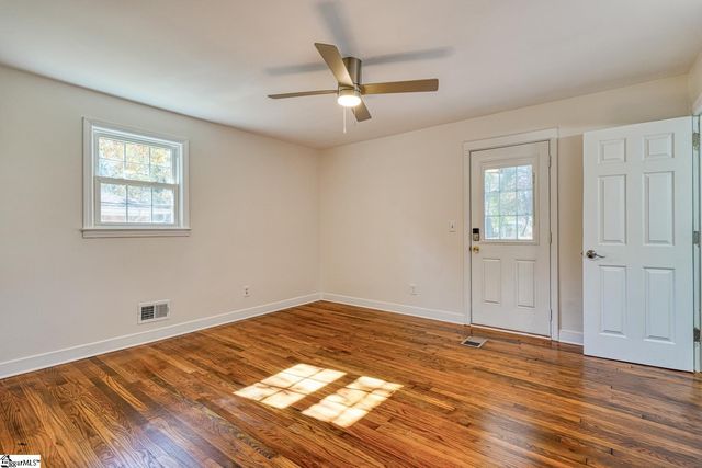 132 Walden Circle, Spartanburg, SC 29301