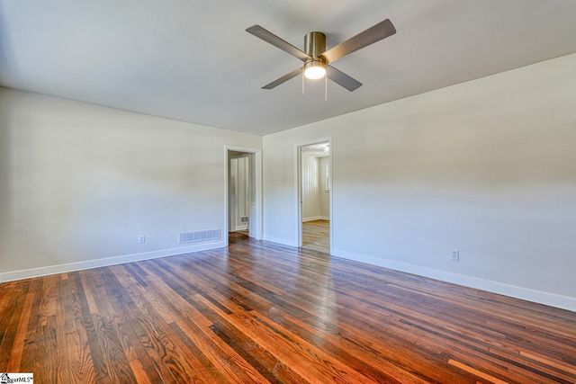 132 Walden Circle, Spartanburg, SC 29301