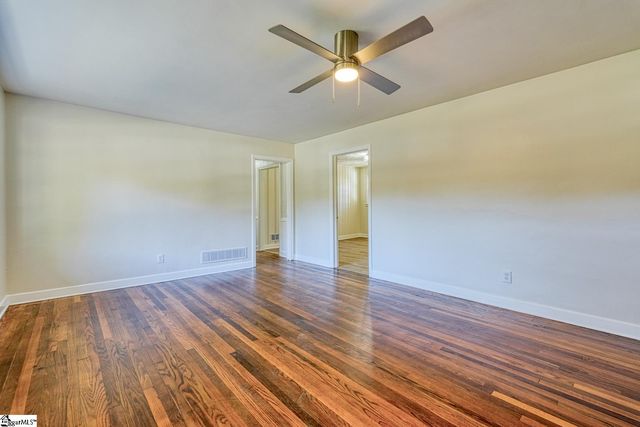 132 Walden Circle, Spartanburg, SC 29301