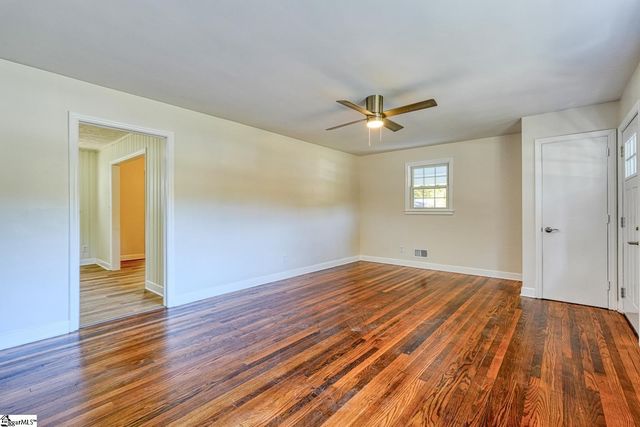 132 Walden Circle, Spartanburg, SC 29301