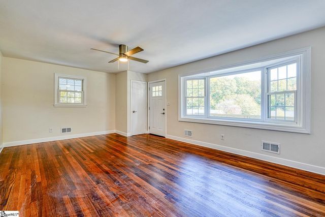 132 Walden Circle, Spartanburg, SC 29301