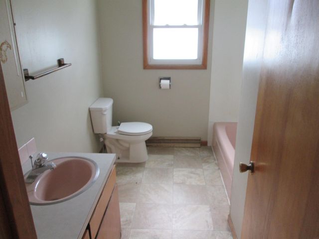 406 E Water Street, Fayette, IA 52142