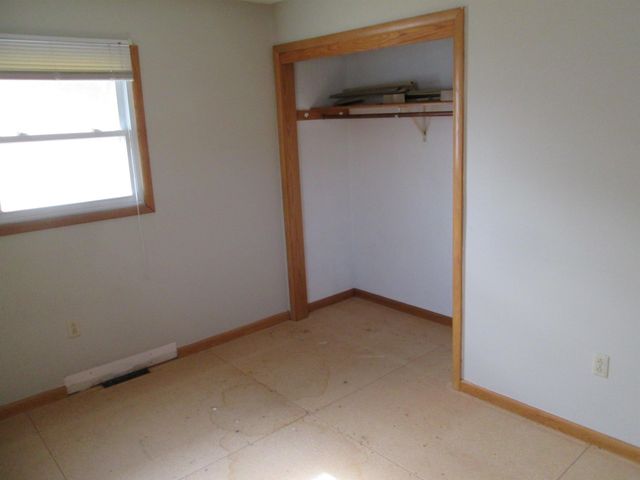 406 E Water Street, Fayette, IA 52142