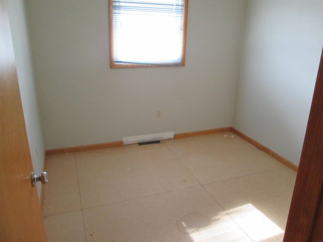 406 E Water Street, Fayette, IA 52142