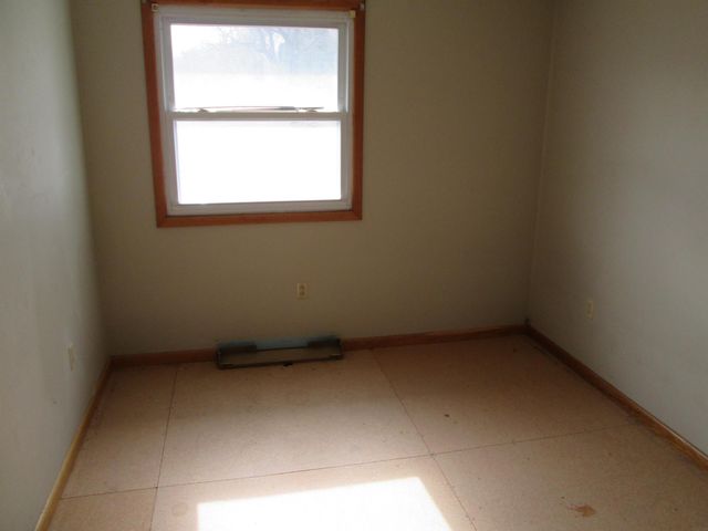 406 E Water Street, Fayette, IA 52142