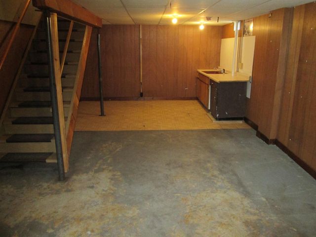 406 E Water Street, Fayette, IA 52142