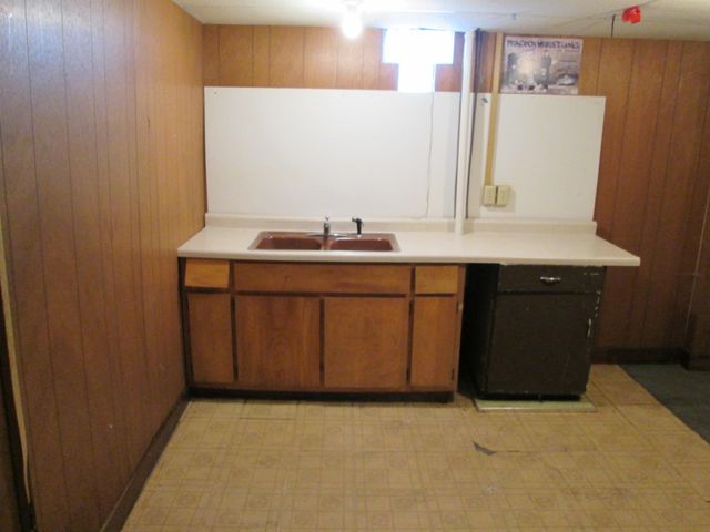 406 E Water Street, Fayette, IA 52142