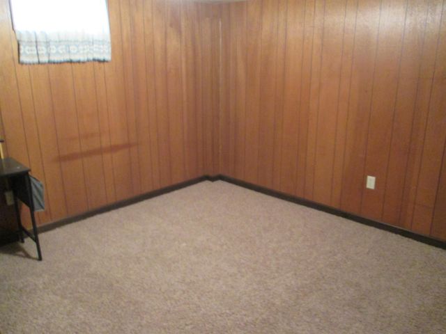 406 E Water Street, Fayette, IA 52142