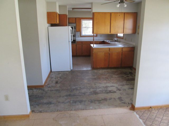 406 E Water Street, Fayette, IA 52142