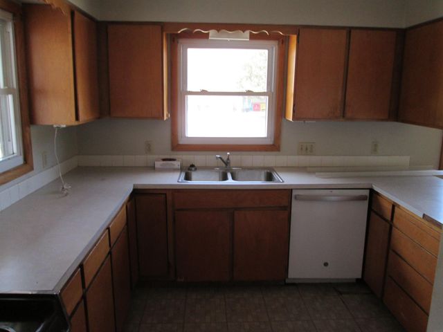 406 E Water Street, Fayette, IA 52142