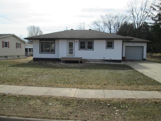 406 E Water Street, Fayette, IA 52142