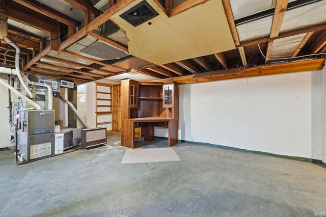 1242 Somerset Lane, Fort Wayne, IN 46805