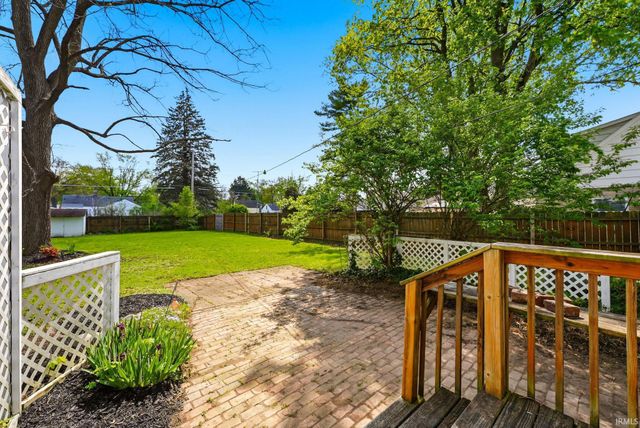 1242 Somerset Lane, Fort Wayne, IN 46805