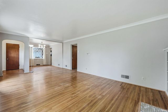 1242 Somerset Lane, Fort Wayne, IN 46805