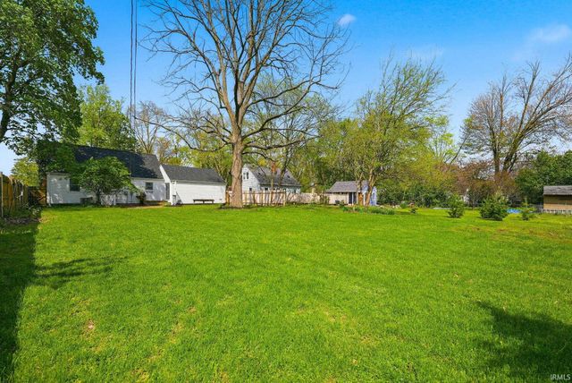 1242 Somerset Lane, Fort Wayne, IN 46805