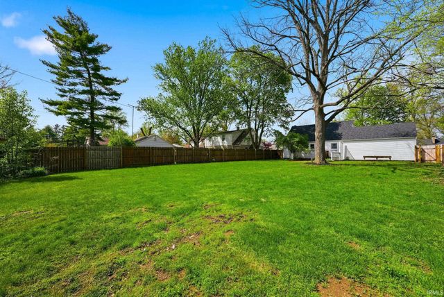 1242 Somerset Lane, Fort Wayne, IN 46805