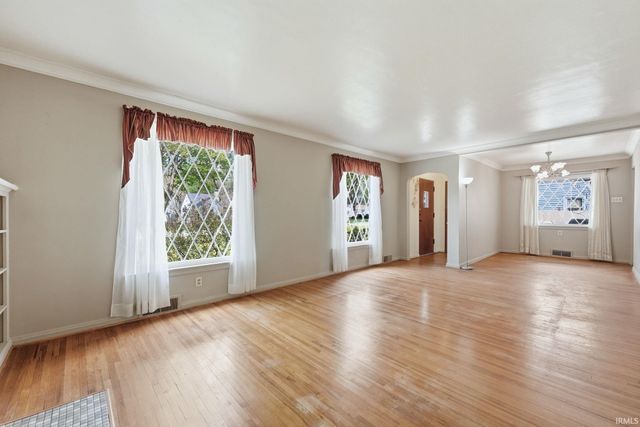 1242 Somerset Lane, Fort Wayne, IN 46805