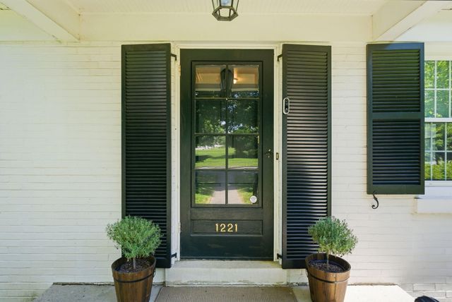 1221 Providence Lane, Lexington, KY 40502