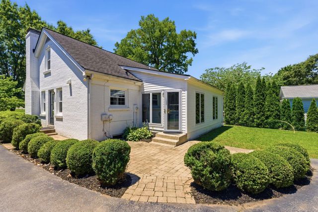 1221 Providence Lane, Lexington, KY 40502