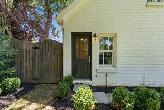 1221 Providence Lane, Lexington, KY 40502