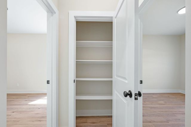 481 E Harper St, Valley Center, KS 67147