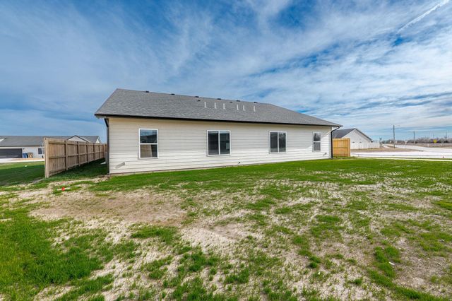 481 E Harper St, Valley Center, KS 67147