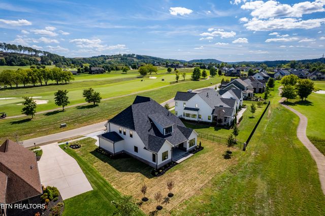 4153 Old Club Rd, Loudon, TN 37774