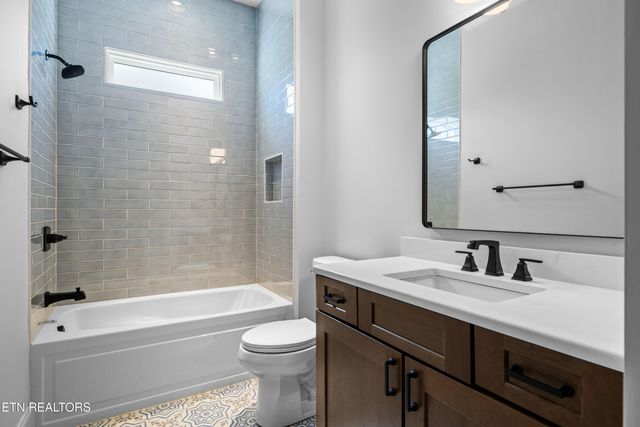 4153 Old Club Rd, Loudon, TN 37774