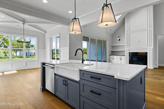 4153 Old Club Rd, Loudon, TN 37774