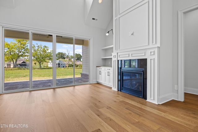 4153 Old Club Rd, Loudon, TN 37774