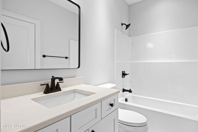 4153 Old Club Rd, Loudon, TN 37774