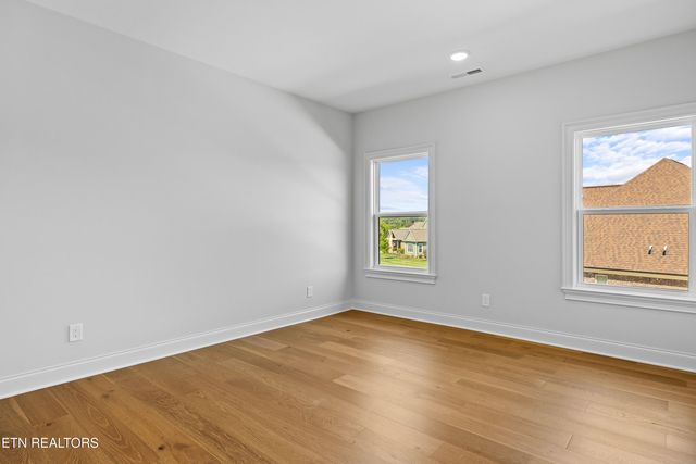 4153 Old Club Rd, Loudon, TN 37774