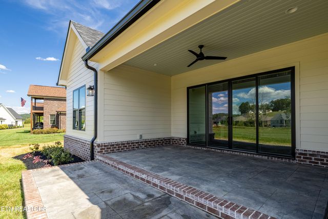 4153 Old Club Rd, Loudon, TN 37774