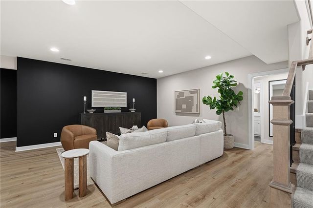 25007 W 90th Terrace, Lenexa, KS 66227