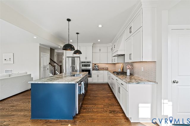 17319 Otter Dr, Moseley, VA 23120