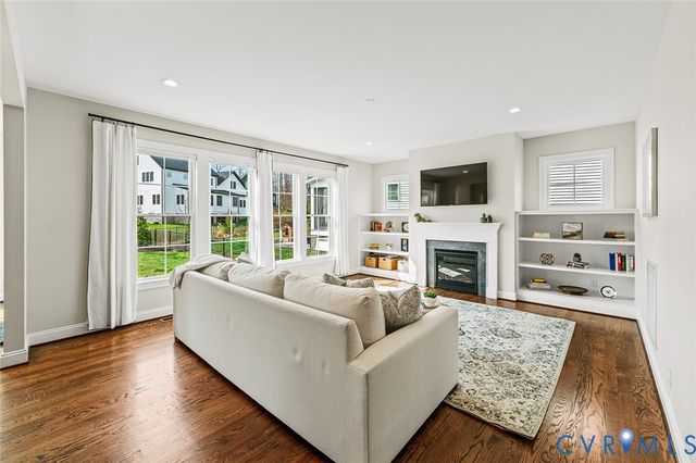 17319 Otter Dr, Moseley, VA 23120