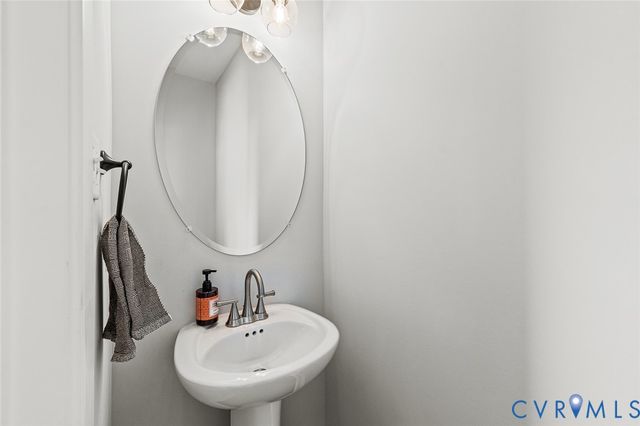 17319 Otter Dr, Moseley, VA 23120