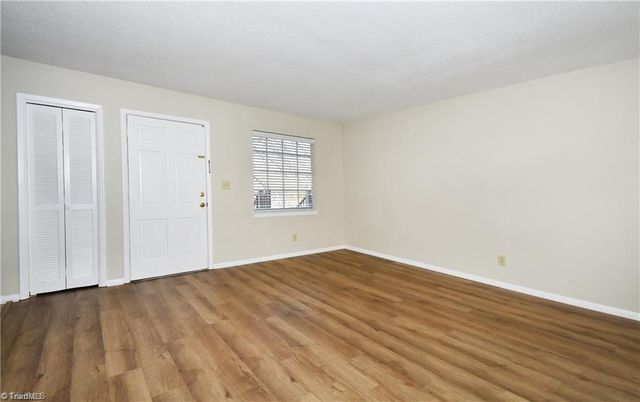 3812 Country Club Road I, Winston-salem, NC 27104