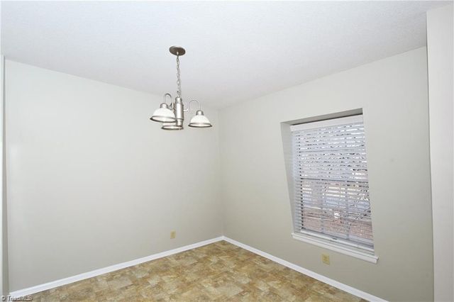 3812 Country Club Road I, Winston-salem, NC 27104