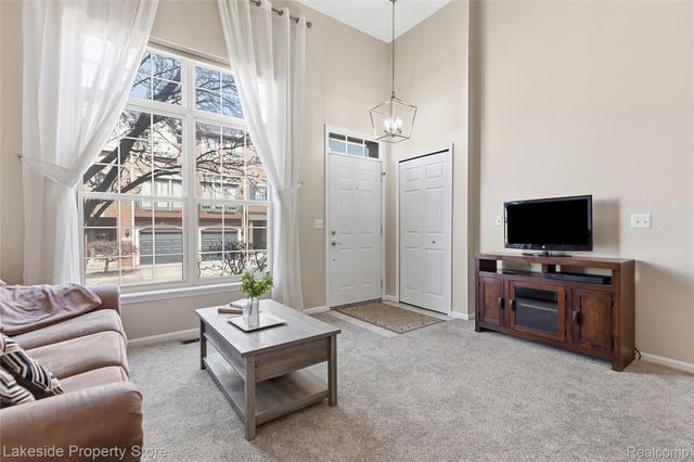 22187 W West Village Drive 5, Dearborn, MI 48124