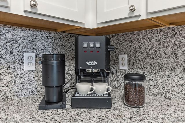 22187 W West Village Drive 5, Dearborn, MI 48124