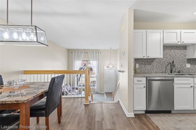 22187 W West Village Drive 5, Dearborn, MI 48124