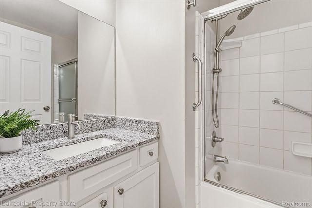 22187 W West Village Drive 5, Dearborn, MI 48124
