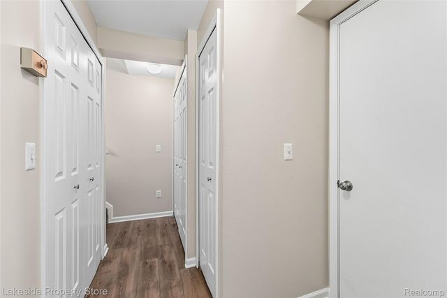 22187 W West Village Drive 5, Dearborn, MI 48124