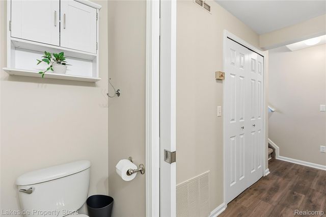 22187 W West Village Drive 5, Dearborn, MI 48124